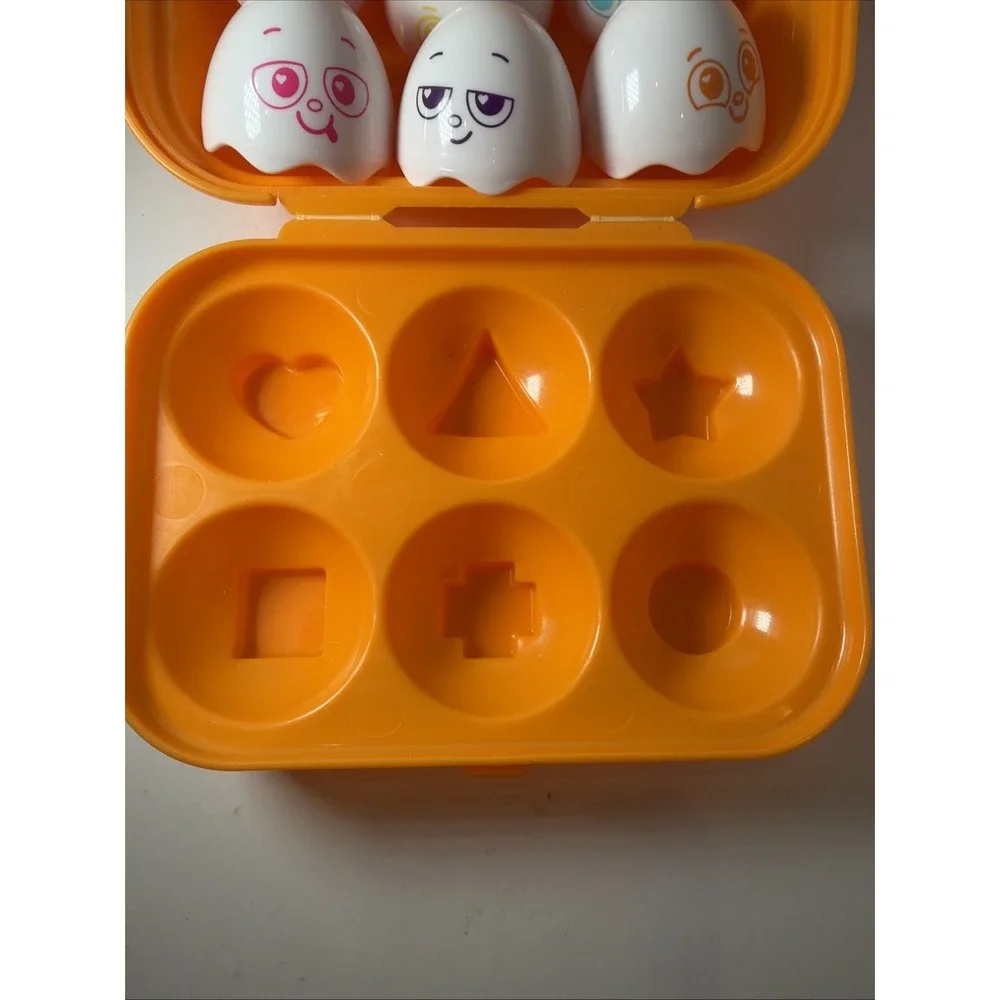 Vintage 1993 Tomy HIDE & SQUEAK EGGS Shape Color Sorting with Chicks Inside Toy